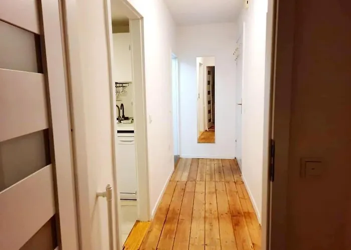 With Parking In 11 Daire Berlin