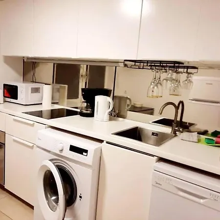 Apartment With Parking In 11 *